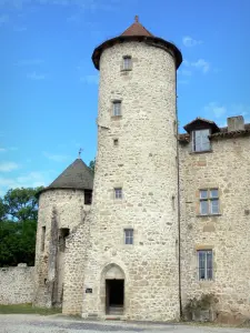 Château de Laroquebrou - Tour de l'escalier et tour de l'Ouest