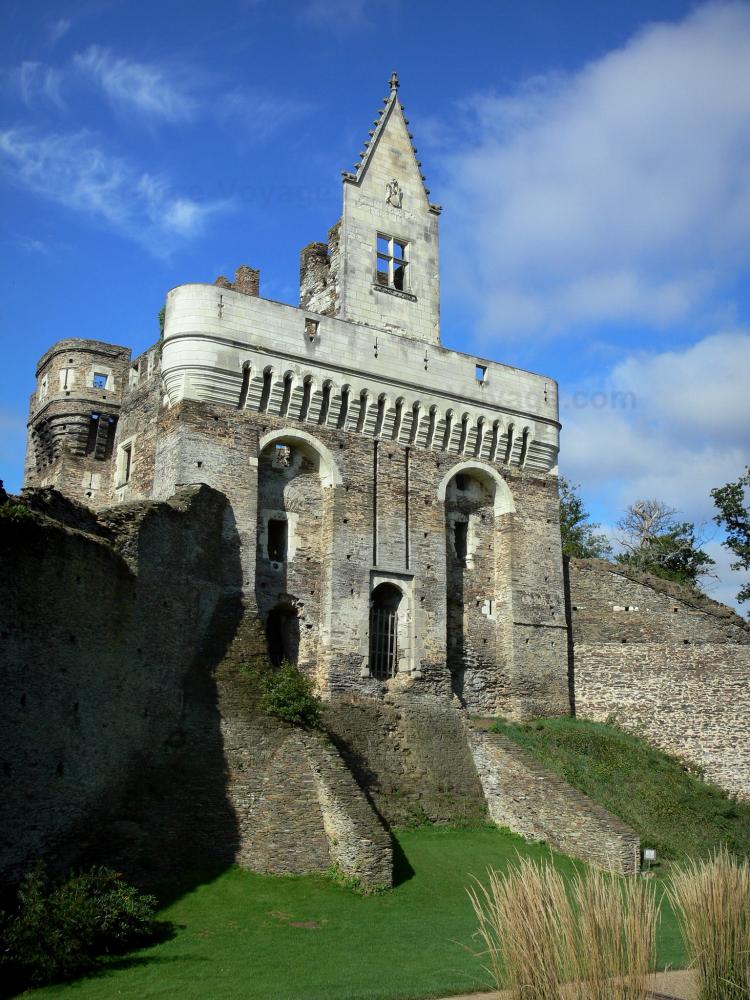Photos Château du PlessisMacé 11 images de qualité en haute définition