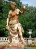 Château de Valençay - Statue (sculpture) in the Duchess garden