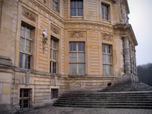 Château de Vaux-le-Vicomte - Façade du château de style classique