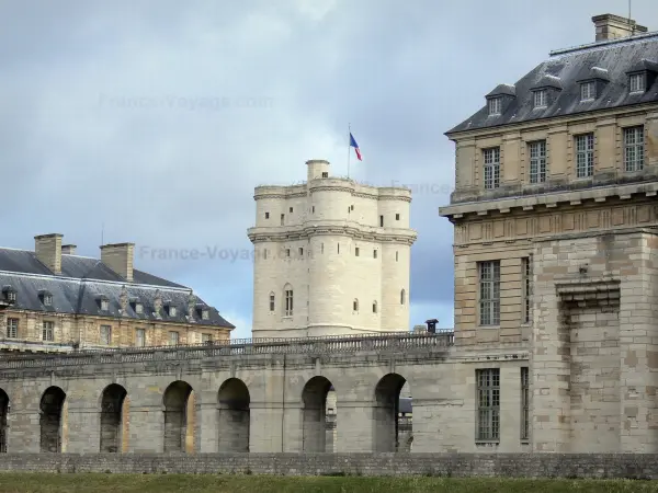 Le château de Vincennes - Guide tourisme, vacances & week-end en Val-de-Marne