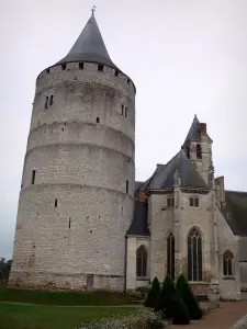 Châteaudun - Castle Keep (torre) y la Sainte-Chapelle, en estilo gótico