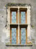Châteauneuf-en-Auxois - Châteauneuf: Fenêtre à meneau du château