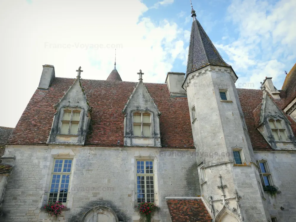 Châteauneuf-en-Auxois - Châteauneuf: Grand logis du château