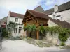 Chateauneuf-en-Auxois - N.城堡: 石木结合的房子