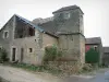 Chateauneuf-en-Auxois - N.城堡: 中世纪村庄的石头外墙