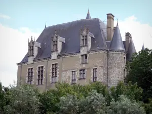 Châteauroux - Facade of château Raoul