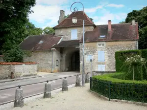 Châteauvillain - Tor Madame, Eingang des Damhirsche (Damwild) Parks