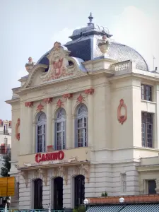 Châtel-Guyon - Spa: gevel van het Casino Theater