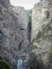 Châtelet bridge - Bridge between two rock faces overhanging the River Ubaye