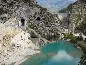 Chaudanne lake - Chaudanne dam, emerald-coloured lake (water reservoir) and mountains; in the Verdon Regional Nature Park