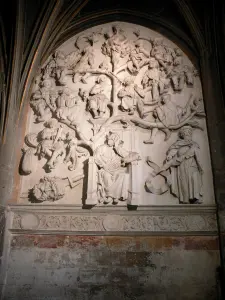 Chaumont - Inside the Saint-Jean-Baptiste basilica: carved tree of Jesse