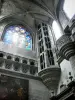 Chaumont - Binnen in de basiliek van Sint Jan de Doper, ten noorden transept en de traptoren