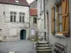 Chaumont - Façades de maisons de la vieille ville