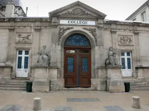 Chaumont - Oud-Jezuïetencollege de behuizing van de High School Chaumont