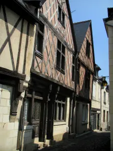 Chinon - Timber-framed houses