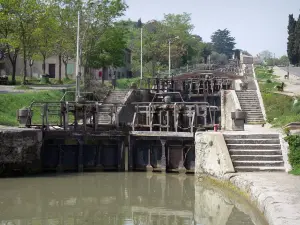 Chiuse di Fonséranes - 9 chiuse Fonserannes, prenotare il Canal du Midi