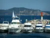 La Ciotat - Barche a remi e yacht, Mar Mediterraneo, barche a vela costiere e di montagna) in background