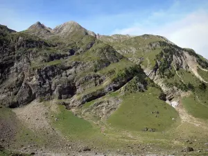 Circo de Gavarnie - Montañas del circo en el Parque Nacional de los Pirineos