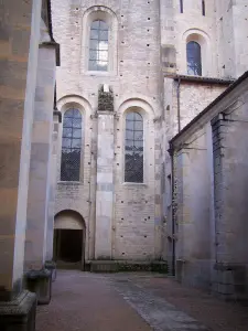 Cluny abbey - Benedictine abbey: south part of the great transept of the Saint-Pierre-et-Saint-Paul abbey church