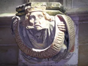 Cluny abbey - Benedictine abbey: carved tailpiece situated in the Jean de Bourbon chapel (remains of the small transept of the Saint-Pierre-et-Saint-Paul abbey church)