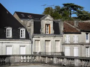 Cognac - Facades of houses