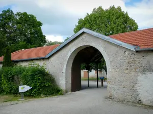 Colina de Sion-Vaudémont - Porche de acceso a la Ciudad de los Paisajes