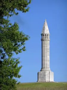 Colina de Sion-Vaudémont - Monumento a Barrès, linterna de los muertos