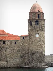 Collioure - Glockenturm der Kirche Notre-Dame-des-Anges, ehemaliger mittelalterlicher Leuchtturm