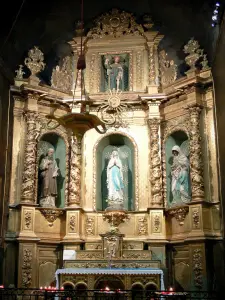 Collioure - Dentro de la iglesia Notre-Dame-des-Anges retablo de la capilla de Nuestra Señora de Lourdes