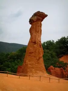 Colorado provenzale - Fata camino sabbia e ocra (ex cave di ocra di Rustrel)