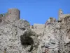 Corbières - Burg von Peyrepertuse: Katharer Festung hoch oben auf ihrem felsigen Felsvorsprung