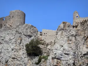 Corbières - Peyrepertuse: Katharen fort gelegen op een rotsachtige kaap