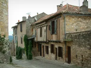 Cordes-sur-Ciel - Timber-framed houses in the medieval town