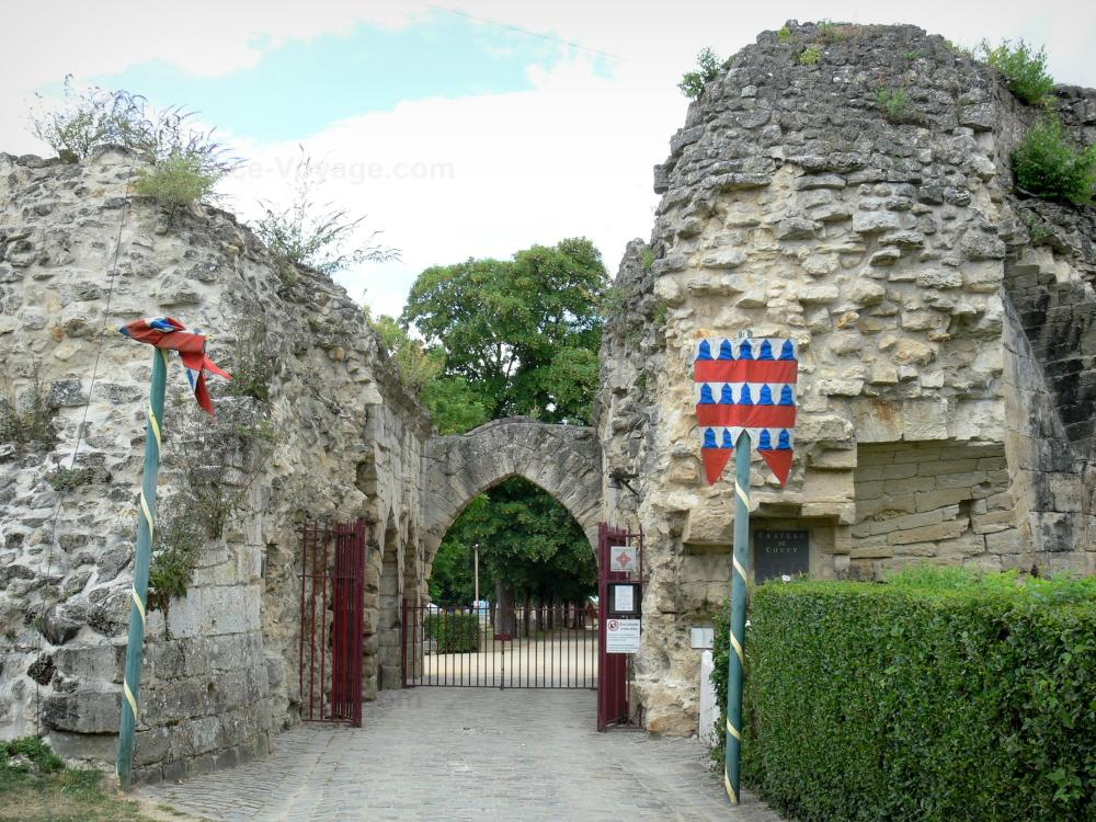 Photos CoucyleChâteauAuffrique Guide Tourisme & Vacances