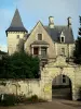 Cunault - Château de Cunault et son porche d'entrée (portail)