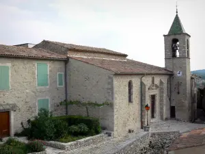 Dauphin - Bell tower of the Saint-Martin church and houses of the Provençal village