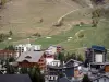 Les Deux Alpes - Skigebied van Les 2 Alpes, chalet, gebouwen en skiliften van het skigebied in de herfst