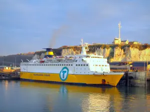 Dieppe - Buques (ferry) y tiza acantilado