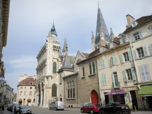 Dijon - Iglesia de Notre-Dame y fachadas del casco antiguo