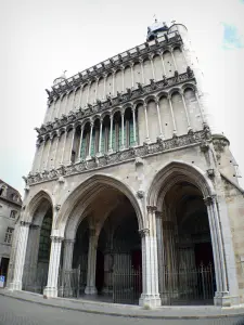 Dijon - Fachada oeste y pórtico de la iglesia de Notre-Dame