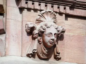 Dijon - Skulptur, die den Eingang des Hôtel de Vogüé schmückt