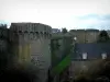 Dinan - Ramparts and towers, house below
