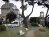 Dinard - Seaside resort of the Emerald Coast: garden featuring benches and villas