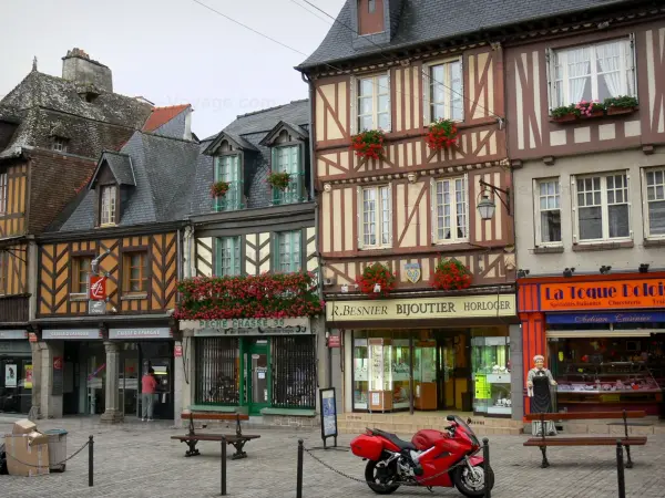Dol-de-Bretagne - Alte Fachwerkhäuser der Strasse Grande-Rue des Stuarts