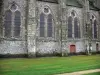 Dol-de-Bretagne - Y vidrio fachada de la catedral de Saint-Samson