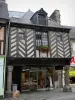 Dol-de-Bretagne - Antigua casa de entramado de madera