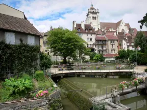 Dole - Stiftskirche Notre-Dame, Häuser der Altstadt und Kanal Tanneurs