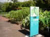 Domaine des Tourelles - Utilidad de jardín con panel informativo de las raíces