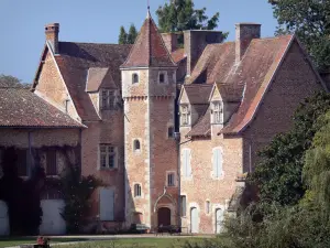Dombes - Château de Saint-Paul-de-Varax (casa di mattoni)